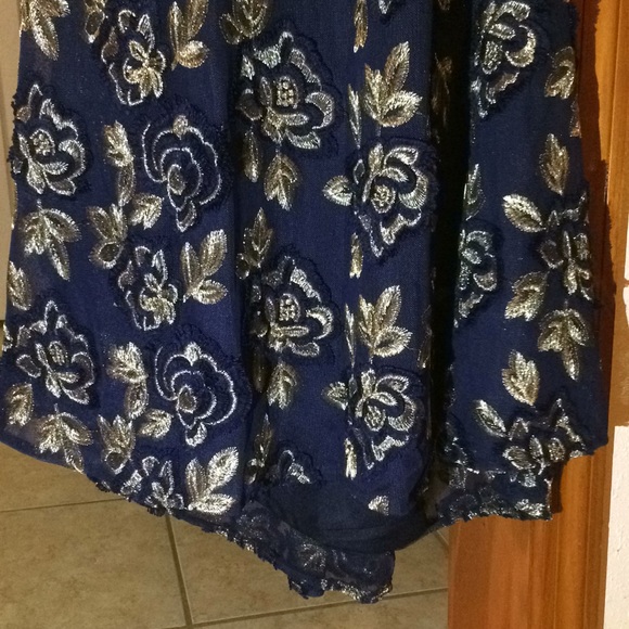 LOTUS THREADS Floral Lace Gown - Picture 4 of 6